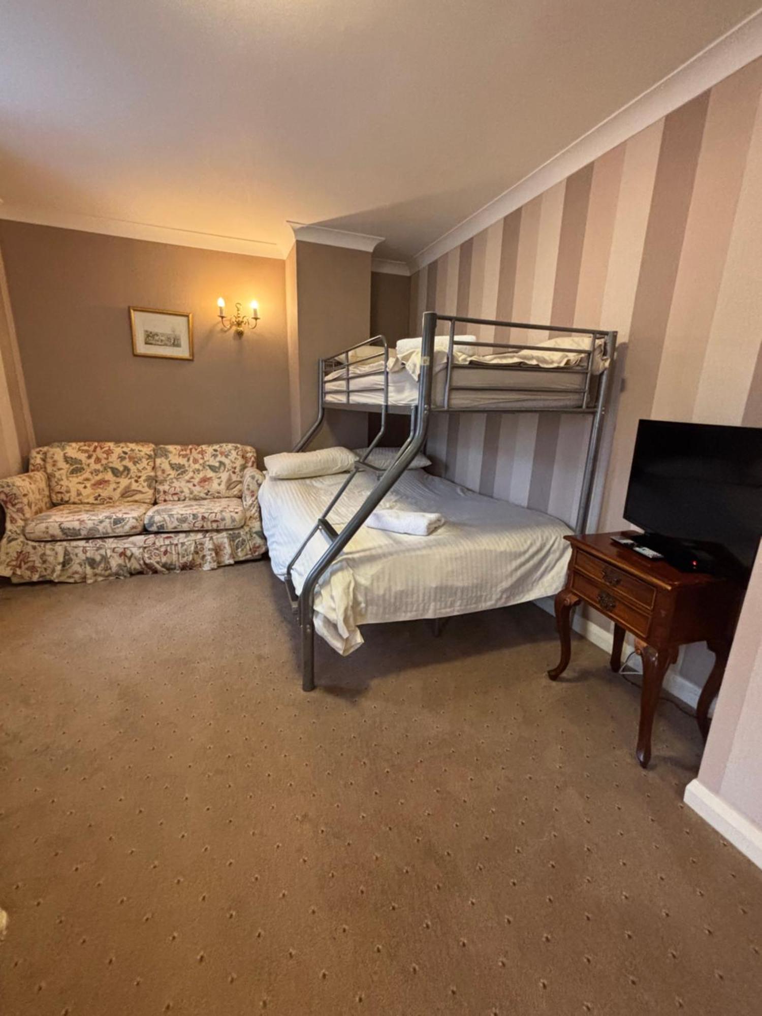 Hotel Albright Hussey Manor Hadnall Exterior foto